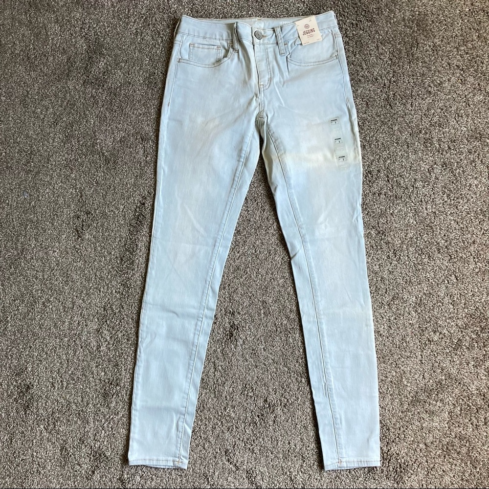 NEW So stretch jeggings size 7 low rise light wash blue 5 pocket design